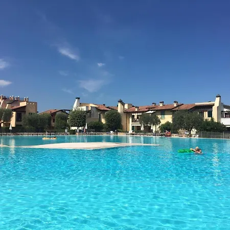 Garda Village *